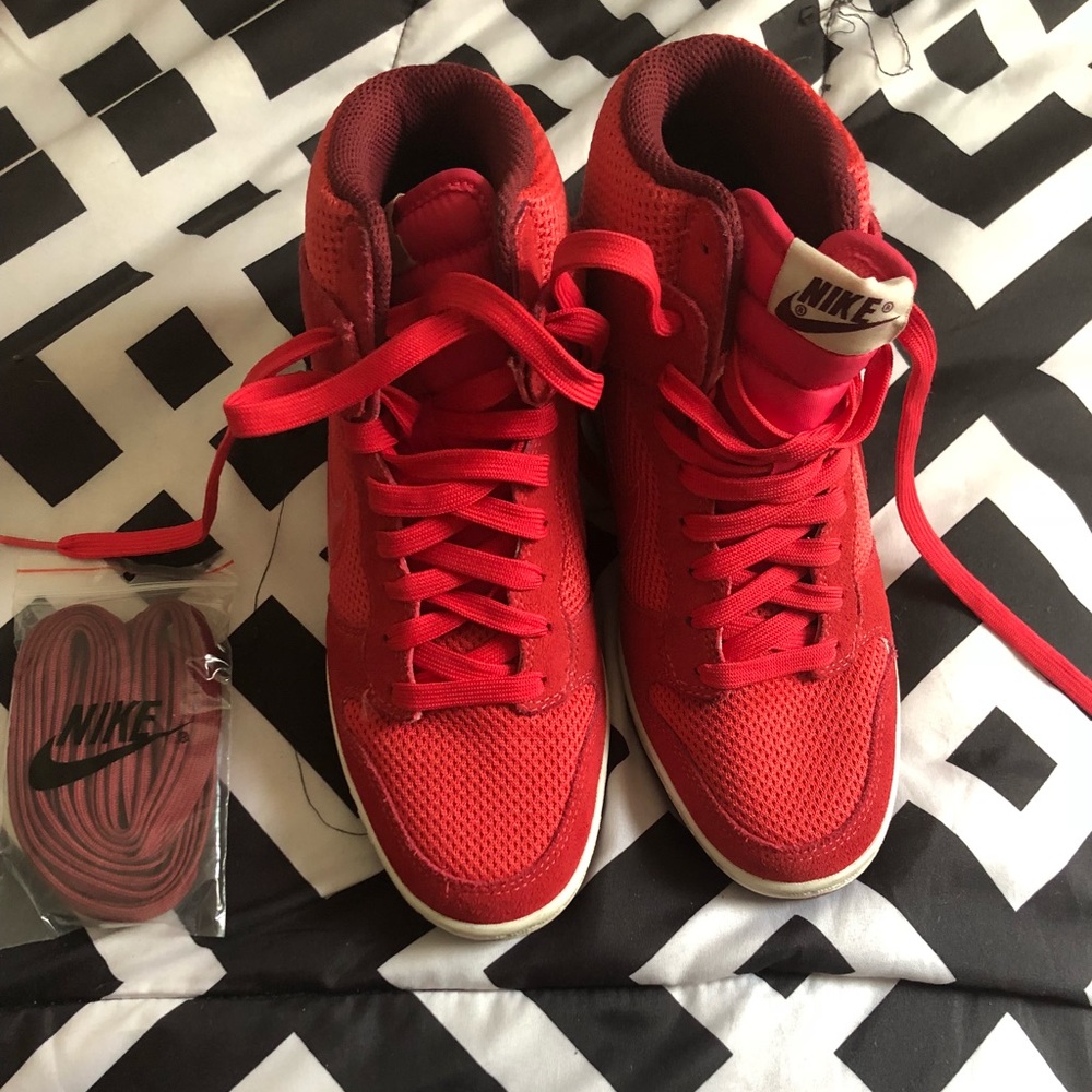 Dunks ski high (sold)